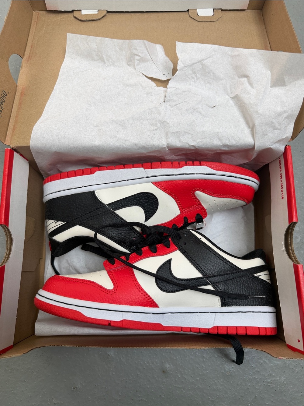 Nike Dunk Low EMB NBA 75th
Anniversary Chicago New with box Women’s 8